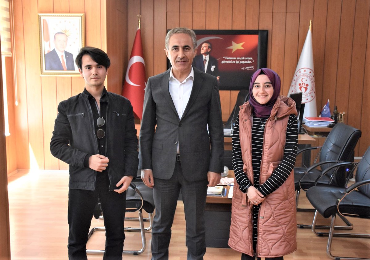 GSB_Balikesir's tweet photo. ✔️Gençlik Haftasında  ilimizi temsilen Ankara, Samsun, Amasya, Erzurum ve Sivas'ta gerçekleştirilecek programlara katılacak Temsilci Gençlerimizden Büşra Yıldız ve İsmail Hakkı Güler,  İl Müdürümüz Lokman Arıcıoğlu'nu ziyaret ettiler.
@kasapoglu 
@gencliksporbak https://t.co/meeXFGADkx
