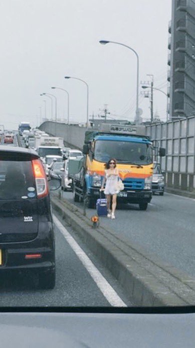 ComdotRoadCheck's tweet photo. 一列になれば通れる https://t.co/AegfLrkokD