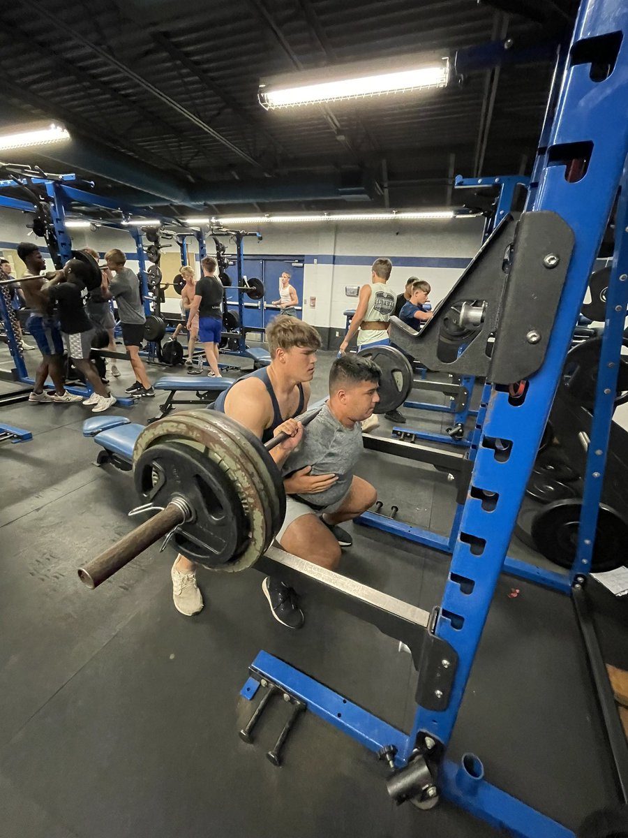 JacobAlford50's tweet photo. @Lindale_FB OL getting after it at 6:30 AM lift! Great leadership by @Will_Hutchens52 and @Trey_Mazratian this morning! #EAT #GRIT #ALLIN @CoachB_Ricks @Joel_Rinlee https://t.co/r4p1LKgBwC