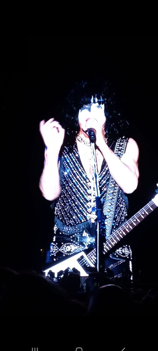 Chomy011's tweet photo. @PaulStanleyLive Los ecos de tus melodías no se irán nunca!! 🇦🇷🇦🇷🇦🇷🤘🤘🤘 https://t.co/qghcsflKc0