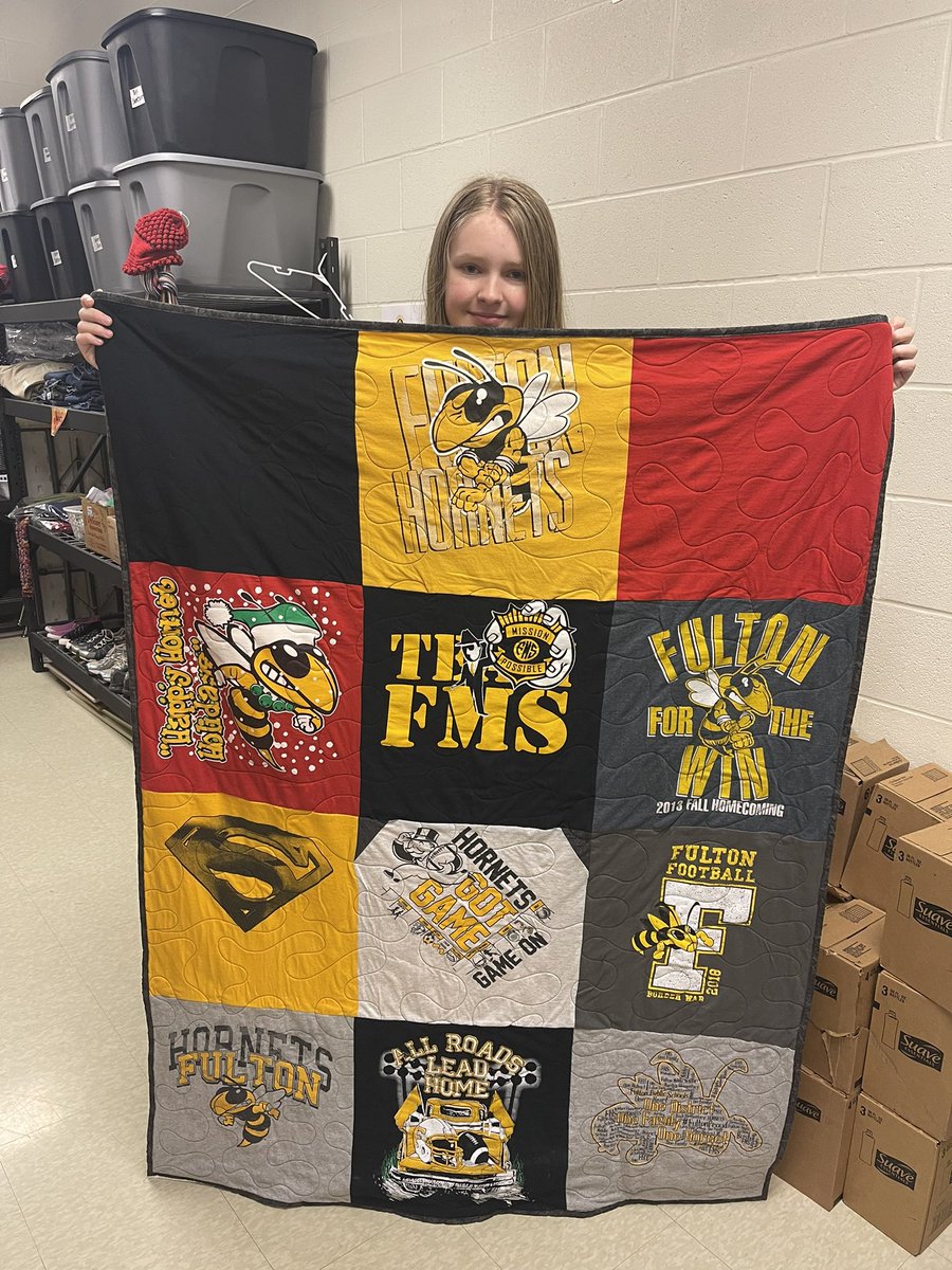 GuidingFMS's tweet photo. Another awesome quilt sold today as one of our awesome @FMS_Hornets students purchased it with their earned Hornet Bucks. #fmsteach @BethHouf @BurfieldChelsea @Shorstmeier https://t.co/OQtacFnhep