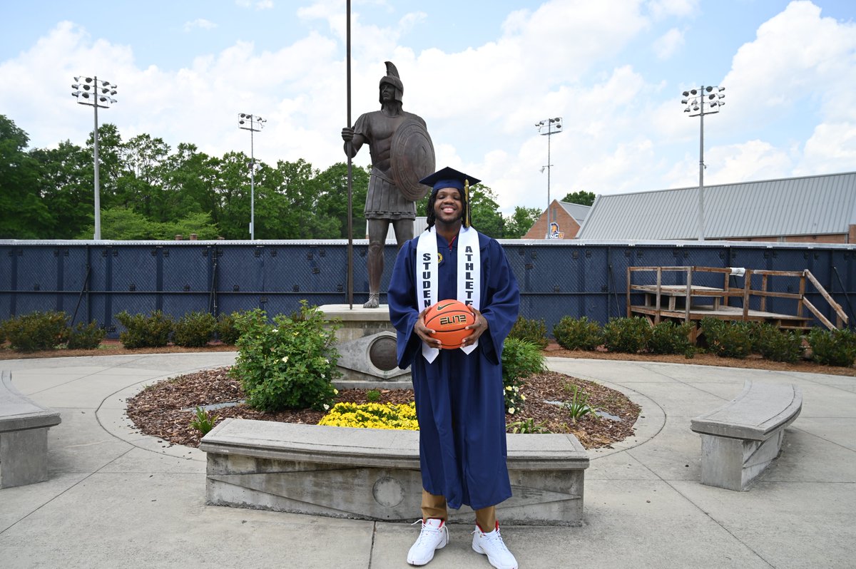 The best day. Congrats to @moneymo_4, Khyre Thompson & Kaleb Hunter (not pictured) on graduating today. #letsgoG