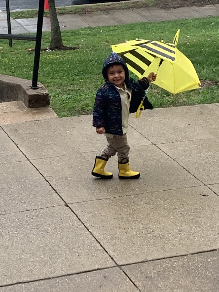 msdix's tweet photo. When it’s raining but you’re excited it’s Friday!!!! @BrowneEC #prek3rocks #brownekidsmatter https://t.co/PyDQ1JfSdR