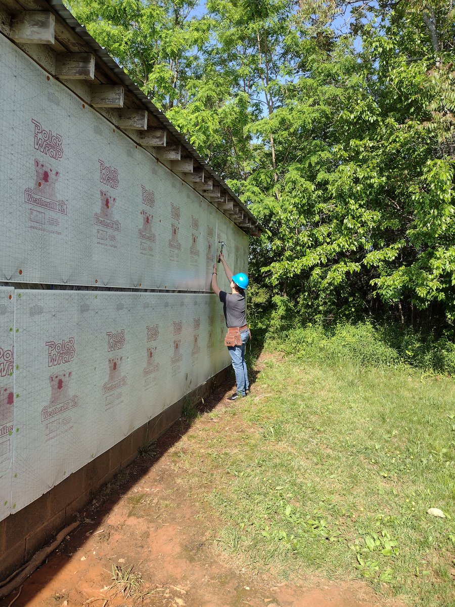 GSTCBuilder's tweet photo. Building &amp; Construction Senior class getting started on a siding install for the Bedford Humane Society! https://t.co/t6LFSQ1lTT