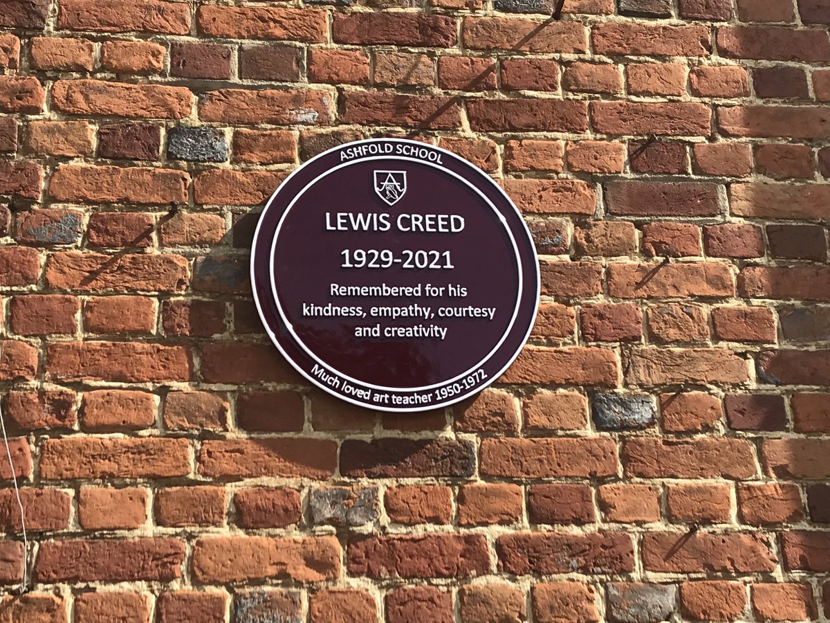 AshfoldHead's tweet photo. It was wonderful to have OA David Cannon @Cannonball63 at Ashfold yesterday to deliver our inaugural Creedo Lecture. The children loved seeing some of his photos. https://t.co/Ad3dRnhHXL