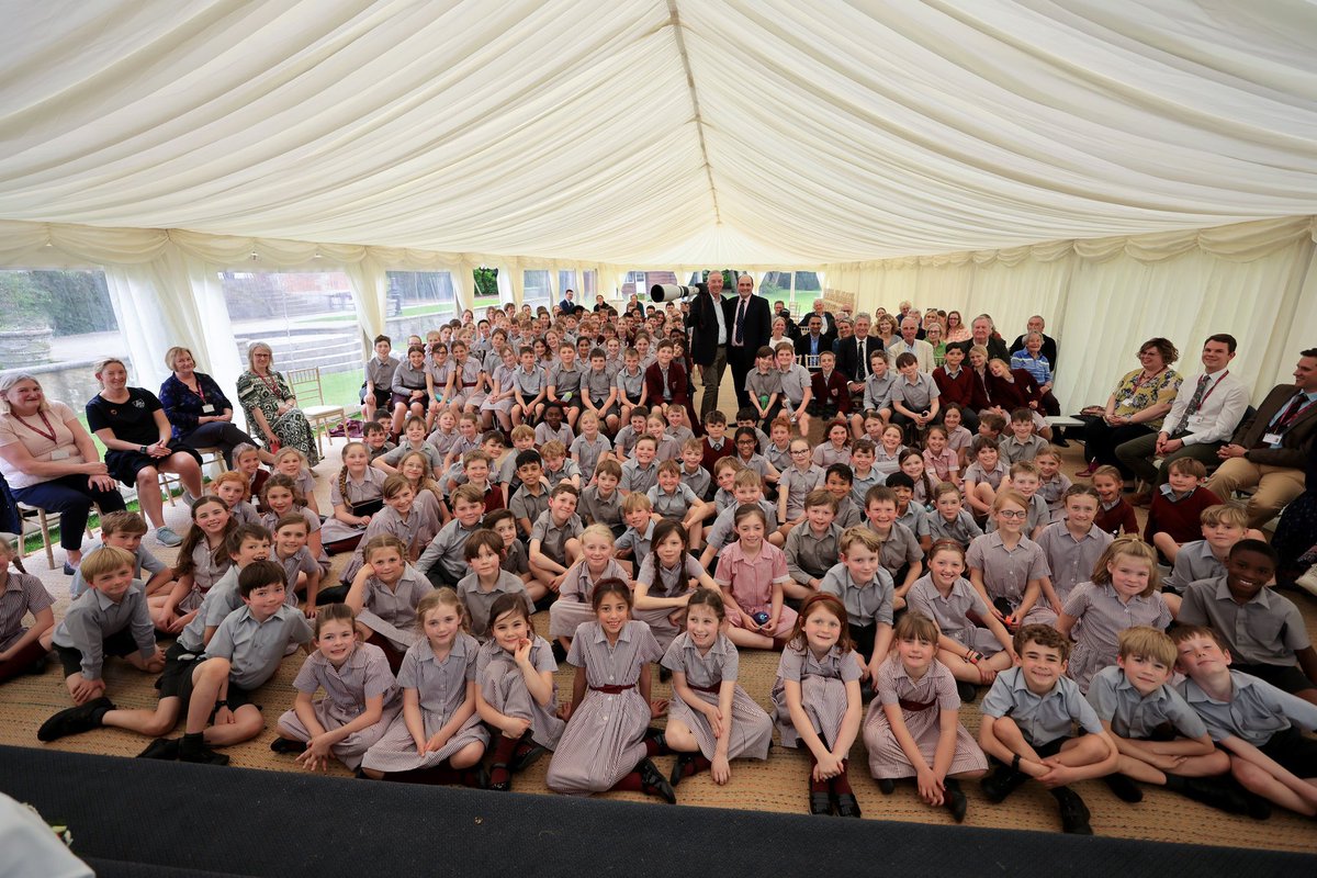 AshfoldHead's tweet photo. It was wonderful to have OA David Cannon @Cannonball63 at Ashfold yesterday to deliver our inaugural Creedo Lecture. The children loved seeing some of his photos. https://t.co/Ad3dRnhHXL