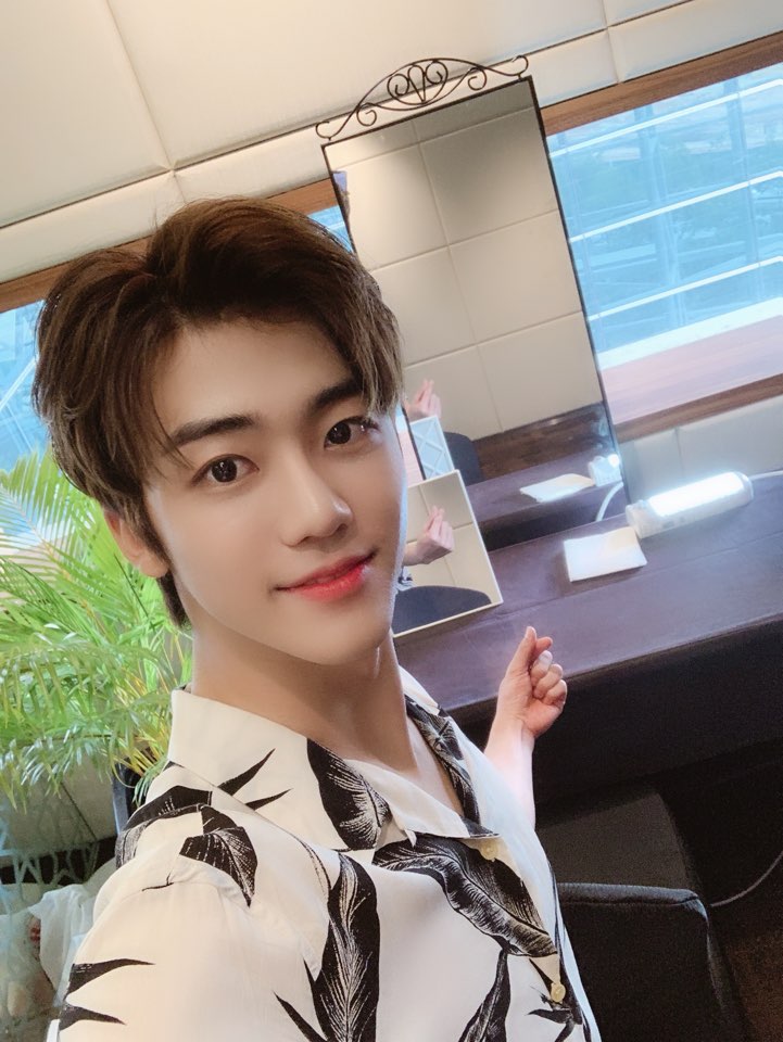 แบบนี้แจมินชนะป่ะ เจโน่แค่ดับเบิ้ลมินิฮาร์ท แต่แจมินทริปเปิ้ลมินิฮาร์ทเพราะกระจกซ้อนกระจกอีกที สร้างสรรค์มาก 555555555555555555