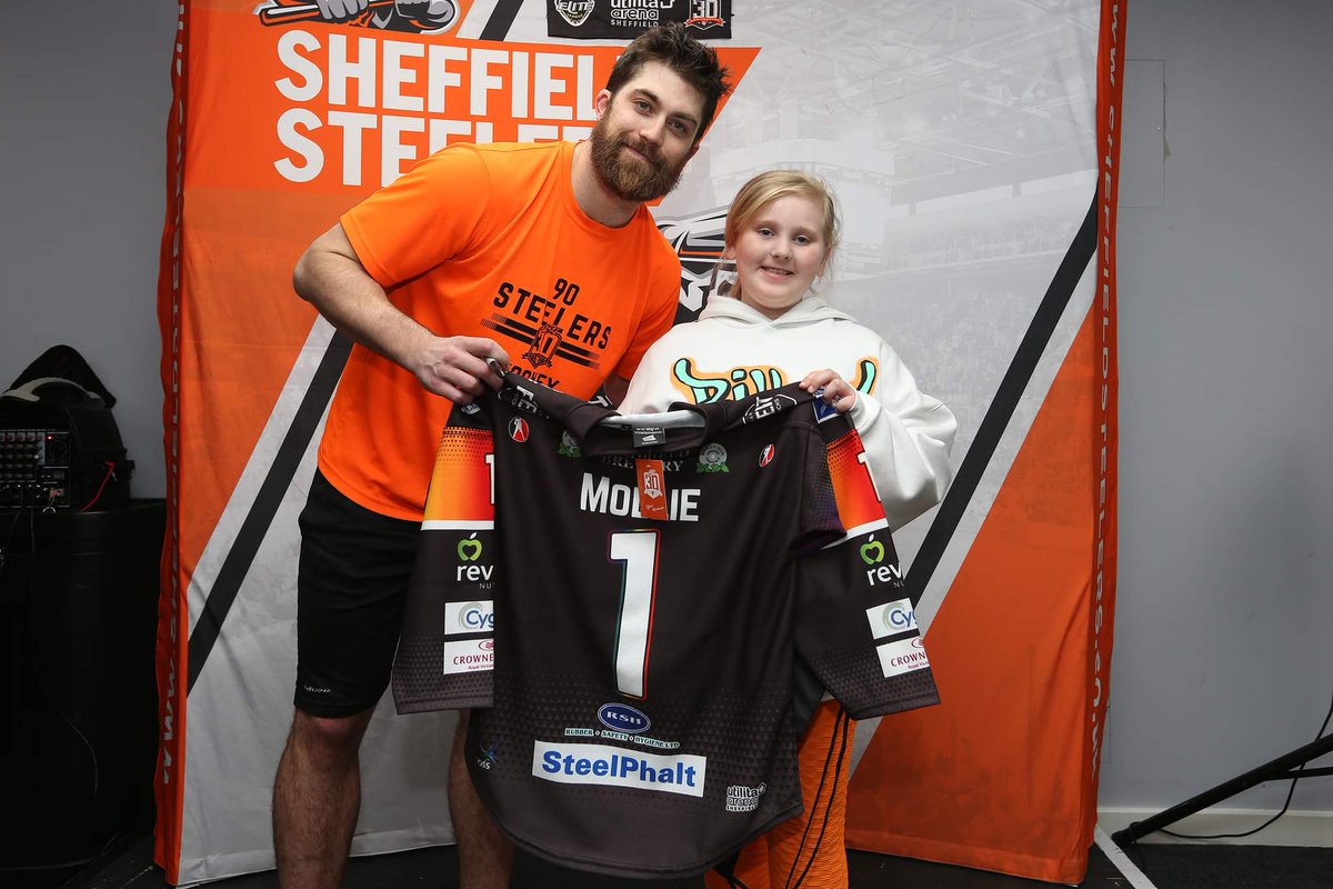 joannifer09's tweet photo. @_PeterSpencer @steelershockey @Simmsey @officialEIHL @GingeMNL @SheffieldArena @EPUKhockey @woolster80 @HockeyFightsUK @BritIceHockey @adam3oxley Going to have one upset girl when she finds this out. He's her favourite player 🥰😥 @Ohantony82 https://t.co/Sr2p55nfDa