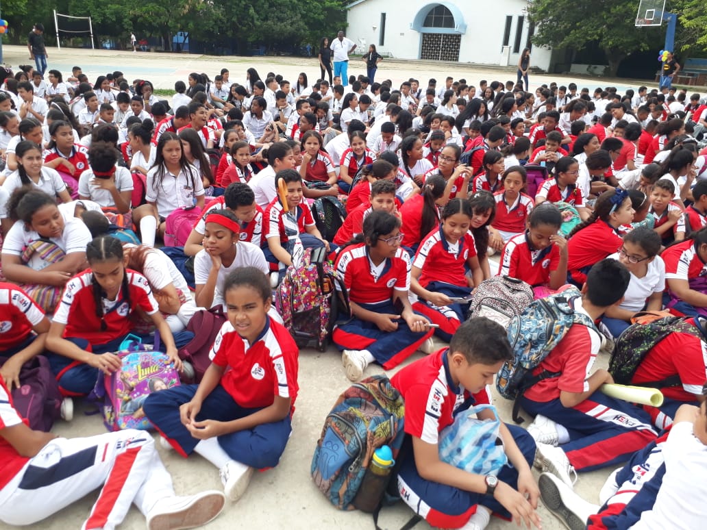 normalhacienda's tweet photo. 06 de Mayo @normalhacienda conmemora 108 años de fundada, más de un siglo formando generaciones de estudiantes de Barranquilla y Col somos una institución educativa de tradición y prestigio @VictoriaBxE @Mineducacion @jaimepumarejo @SecEducacionBAQ @BibianaRinconL @gpaola105 https://t.co/csOF17tvRv