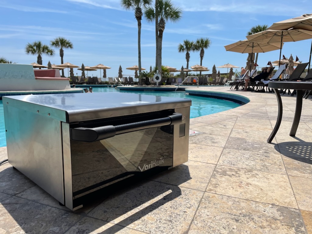 🏖️Chilling poolside...Happy Friday!
-
varikwik.com
-
#varikwik #cadco #speedovens