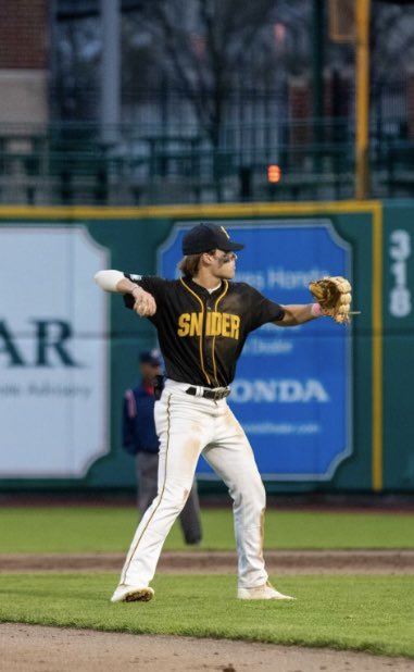 hinton_kade's tweet photo. Excited to announce that I will be be furthing my academic and athletic career at Vincennes University. I would like to thank my family and coaches for everything they’ve done for me along the way to make the person and player I am today. #Goblazers @VU_BlazerBsbl https://t.co/uMIy29SyXH