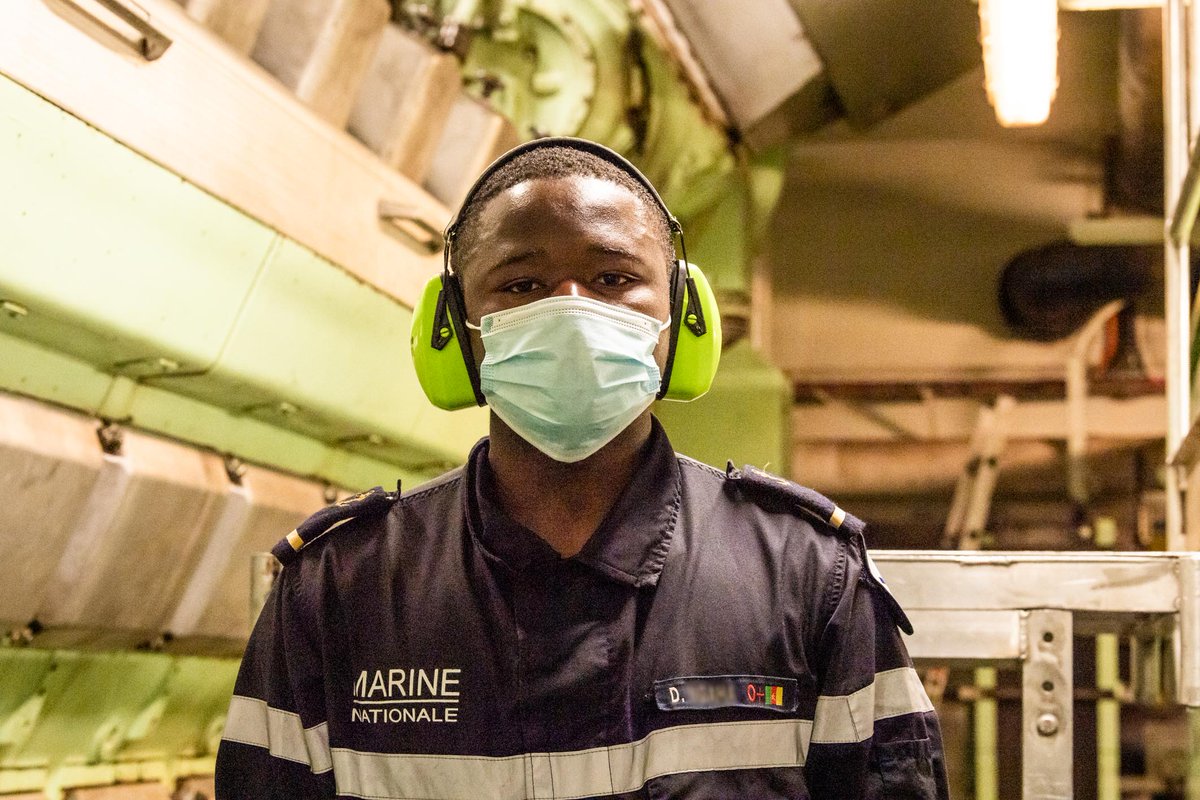 MarineNationale's tweet photo. La #MissionJDA 22, c’est aussi des parcours inspirants d’officiers-élèves. Rencontrez l’EV2 Druisin, originaire du 🇨🇲 qui a intégré l’@Ecole_navale dans le cadre du partenariat de formation de la Marine. Déployé en @Mission_JDA, il raconte son quotidien👉https://t.co/hJmsid1dFa https://t.co/CMgWJxSpbq