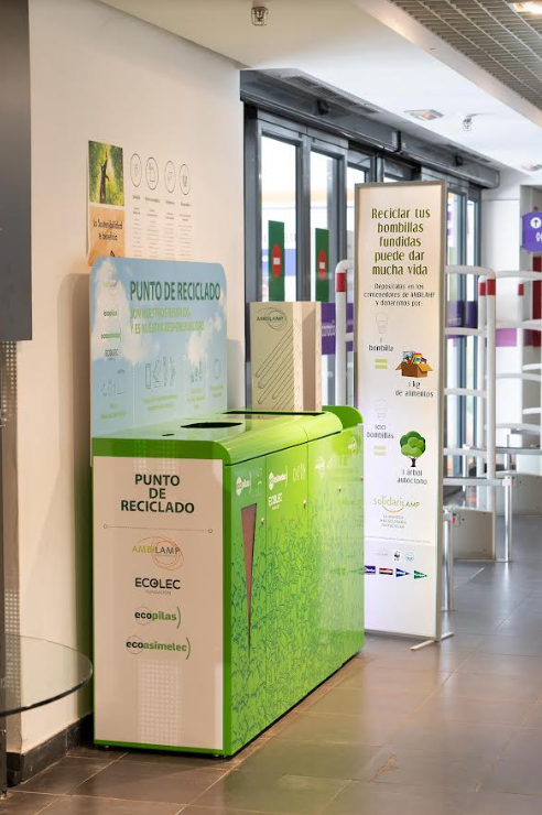 Ginfizz & Gibson tweet media