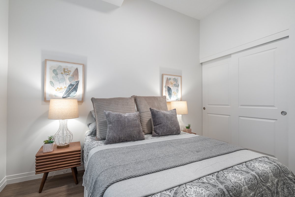 Sliding Closet Doors are the perfect option to save floor space!💯

These sliding doors take up zero square footage and allow you to have privacy for your closet yet it be easily accessible!

#slidingdoor #door #doors #slidingdoors #closetdoor #closet #closets