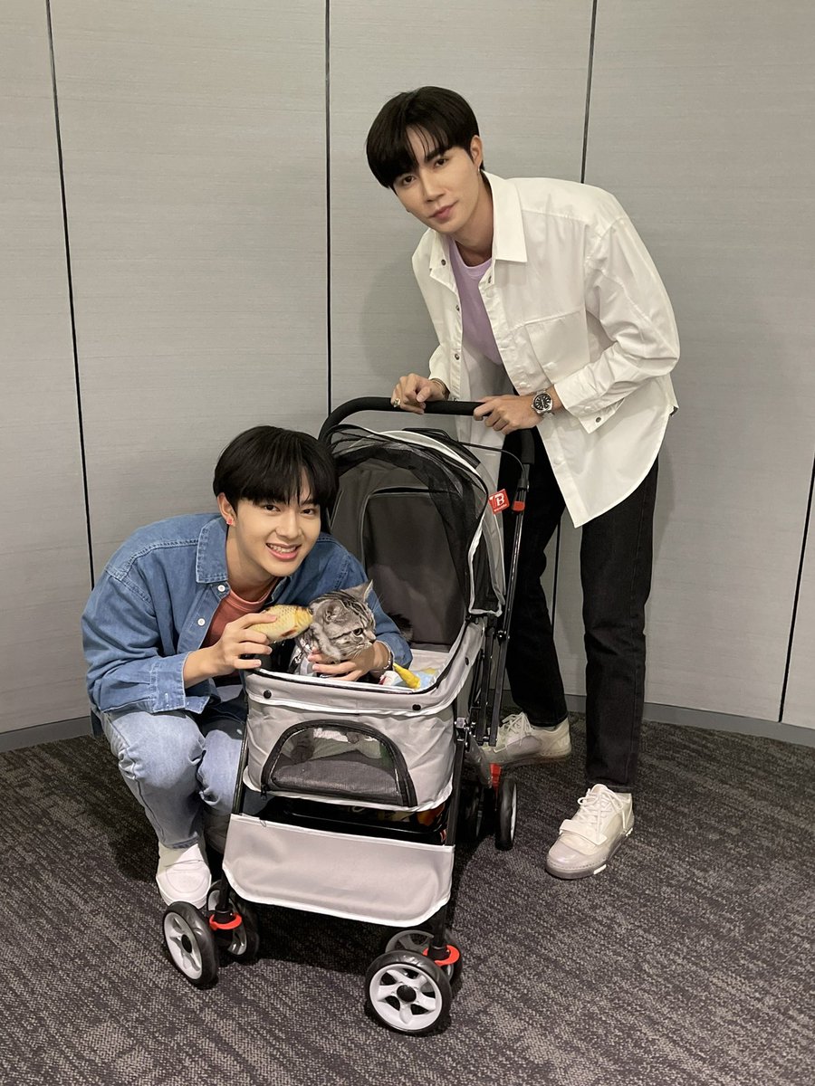 PetExpoClubTH1's tweet photo. แอดมินเป็นตัวแทนทีมงานขอขอบคุณ #ซนซน คุณซี คุณนุนิว และน้องจูลาย ที่มามอบความสุขในวันนี้ และต้องขออภัยในความไม่สะดวก และข้อผิดพลาดทั้งหมดที่เกิดขึ้น จะนำไปปรับปรุงแก้ไขในครั้งต่อไป🥹 #PetExproxZeeNuNewJuly #PetExpoThailand2022 #PetExpoThailand #petexpo #ZeeNuNew #ZeePruk #NuNew https://t.co/d5p5kMBI13
