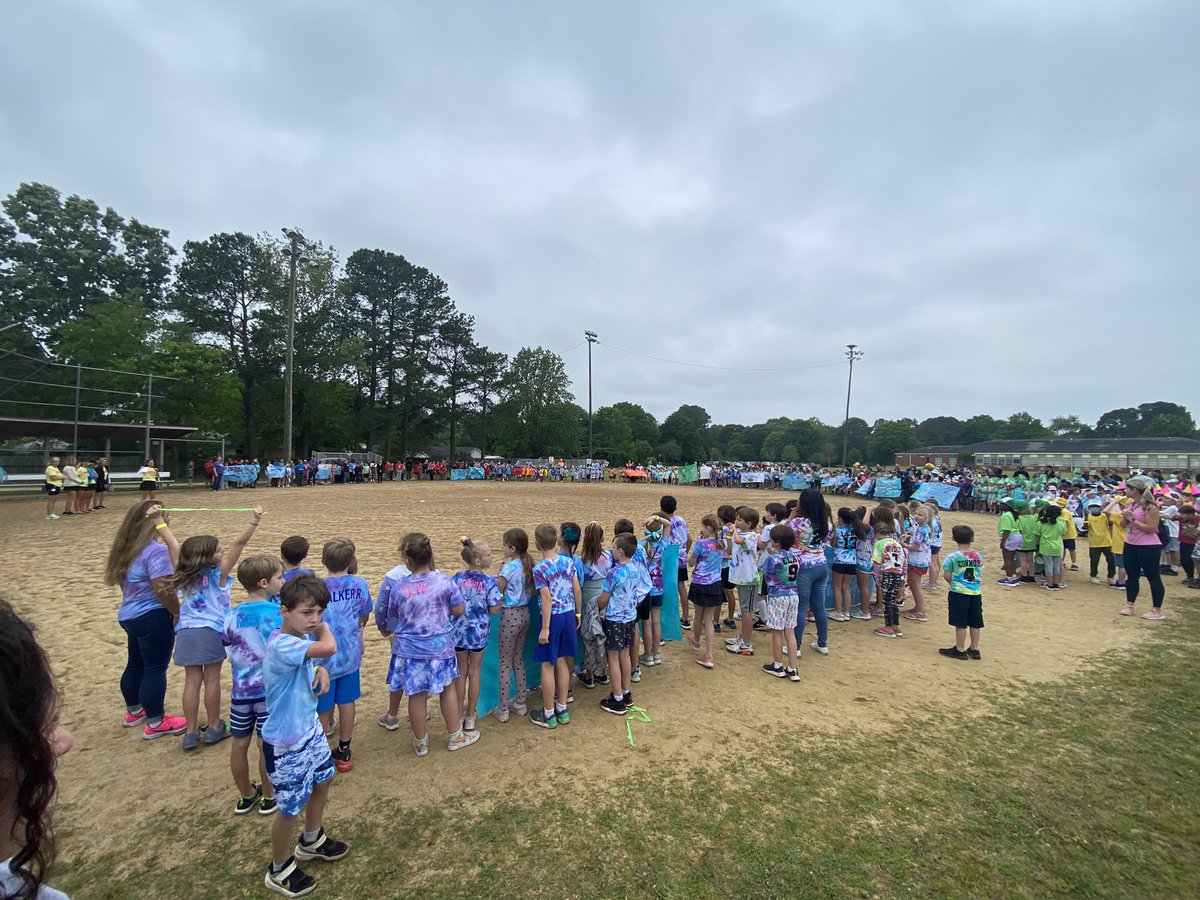 Yesterday, the Alanton school community showed up big time and the kids had the best field day because of it! Our amazing PE team sure knows how to do it big!