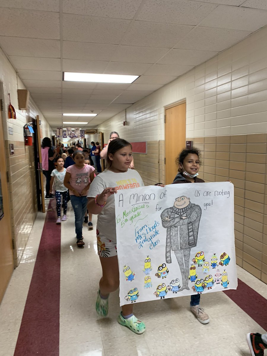 MrsAllensART's tweet photo. We support each other here @CFELISD in the grandest way possible! Way to go @MsBelville and all K-2 classes for pulling of a fun STAAR parade in support of our 3-5 friends. @LOCKHARTHS drum line you are AWESOME for coming to support as well! @LockhartISD #Lockheart4People https://t.co/lBxNgpkfF8