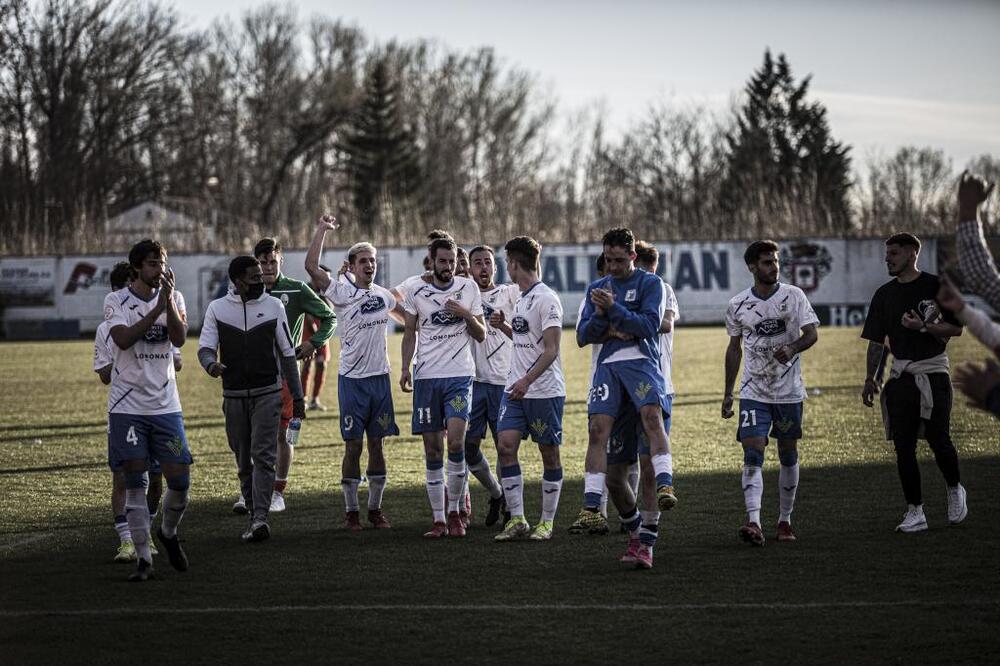 d93mtz's tweet photo. Mañana llega el día con el que soñábamos vivir a principio de temporada. ¡Os necesitamos a todos en La Arboleda! ¡Vamos SD! @SDAlmazanoficia https://t.co/MVEL6NLO8E