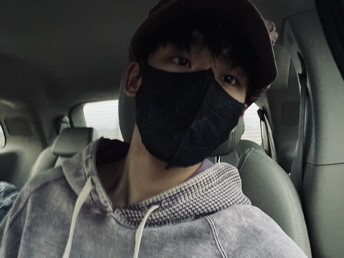 XieXingyangTH's tweet photo. 220506 谢兴阳 weibo update 🦀✨

ค่ำคืนที่รอพระอาทิตย์ขึ้น​

#谢兴阳 #XieXingyang #เซี่ยซิงหยาง https://t.co/4ZSevamOSf