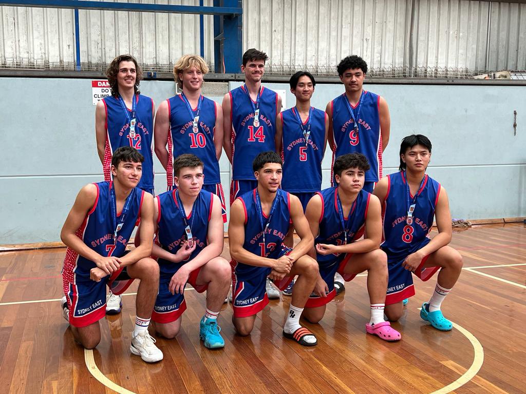 Grateful to receive a bronze medal &amp; MVP of the chs tournament, averaging 32.5 ppg and a 47 point game in the bronze medal match🥉