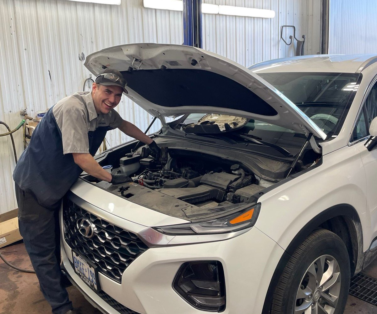 Congrats to ⁦<a href="/AlgonquinColleg/">Algonquin College</a>⁩ students Connor Gunn &amp; Sean Glazier who respectively won gold &amp; silver in the Automotive Service Technician portion of the <a href="/skillsontario/">Skills Ontario</a> competition. Gunn will rep AC &amp; Ontario <a href="/Skills_Canada/">Skills Canada</a> Nationals in Vancouver - wishing you good luck!
