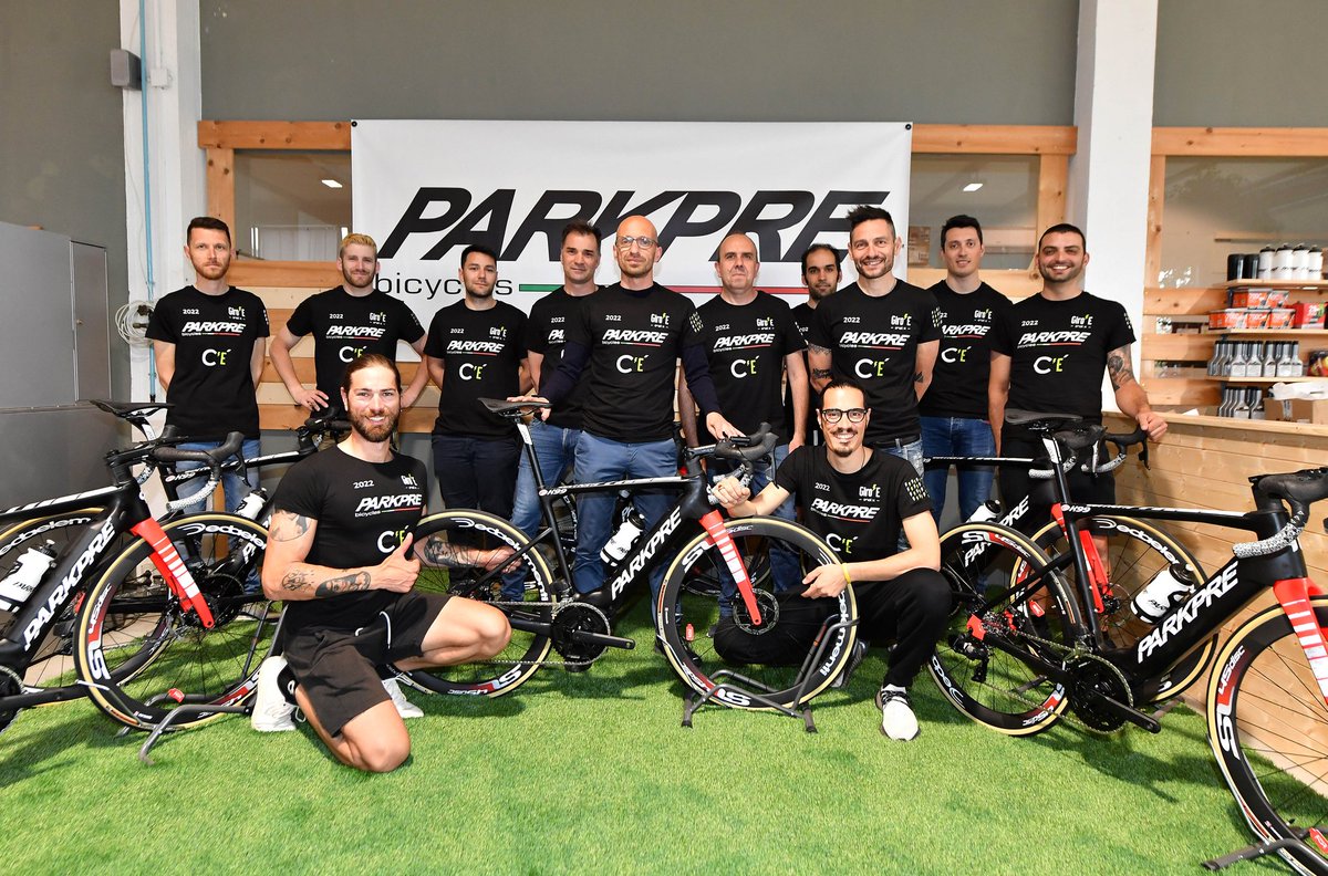 FLYCyclingTeam's tweet photo. Stiamo scaldando i motori! 🔥
- 4 alla partenza del #GiroE ⚡
STAY TUNED!!!
-
#FlyCyclingTeam #FlyTeam #TeamFly #FlyCycling #FlyCyclingTeamCdi #Parkpre #ParkpreaBycicles #Ebike #Eroad #ERoadBike https://t.co/udGJhLRR7j