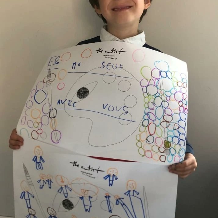 Avec leur dessin, les petit-e-s de l'école de rugby viennent au soutien des seniors qui vont disputer dimanche la finale IDF Réserve Honneur. 🖤🤍
<a href="/scuf/">rirozu0</a>rerie 
@scuf.rugby
<a href="/scuf_paris/">SCUF Paris</a>
instagram.com/p/CdN77oBsEt-/…