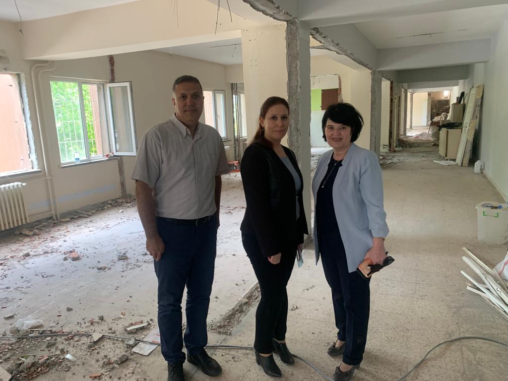 AliagaNufus's tweet photo. Müdürlüğümüz yeni yerleşkesinde, İçişleri Bakanlığımızın vatandaşlarımıza daha kaliteli ve hızlı hizmet sunmak amacıyla planladığı “Yeni Konsept”  çalışmalarına başladık. #HayatınızınHerAnında @suleymansoylu @sefikaygol @ozpolatmcagri @yskosger @AsaYurdaasa @HalimeKln12 https://t.co/8ZXUbH6NvY