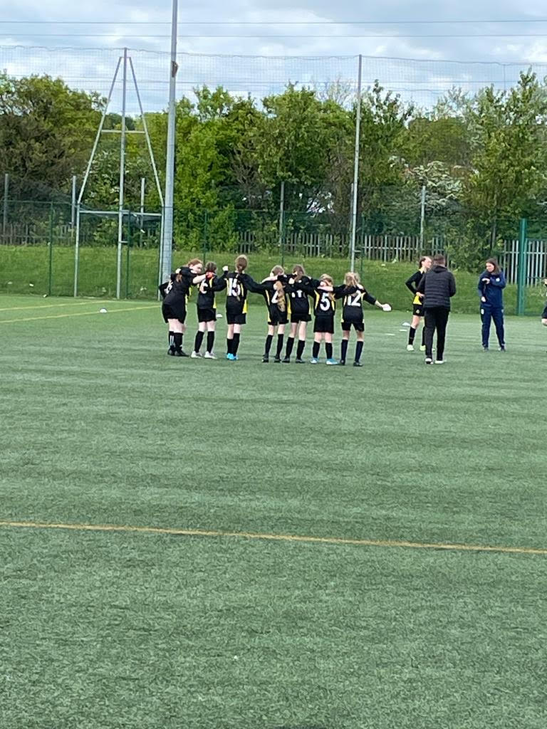 poultonlancelyn's tweet photo. Our girls football team reached the Tranmere Cup Final and faced a devastatingly close defeat of 5-4 on penalties after an exciting game. Mr Johnson, and the whole school, are incredibly proud of the girls and their outstanding performance. Well done girls! @OakTreesMAT ⚽️💜🌟 https://t.co/vGkpZSA0aT