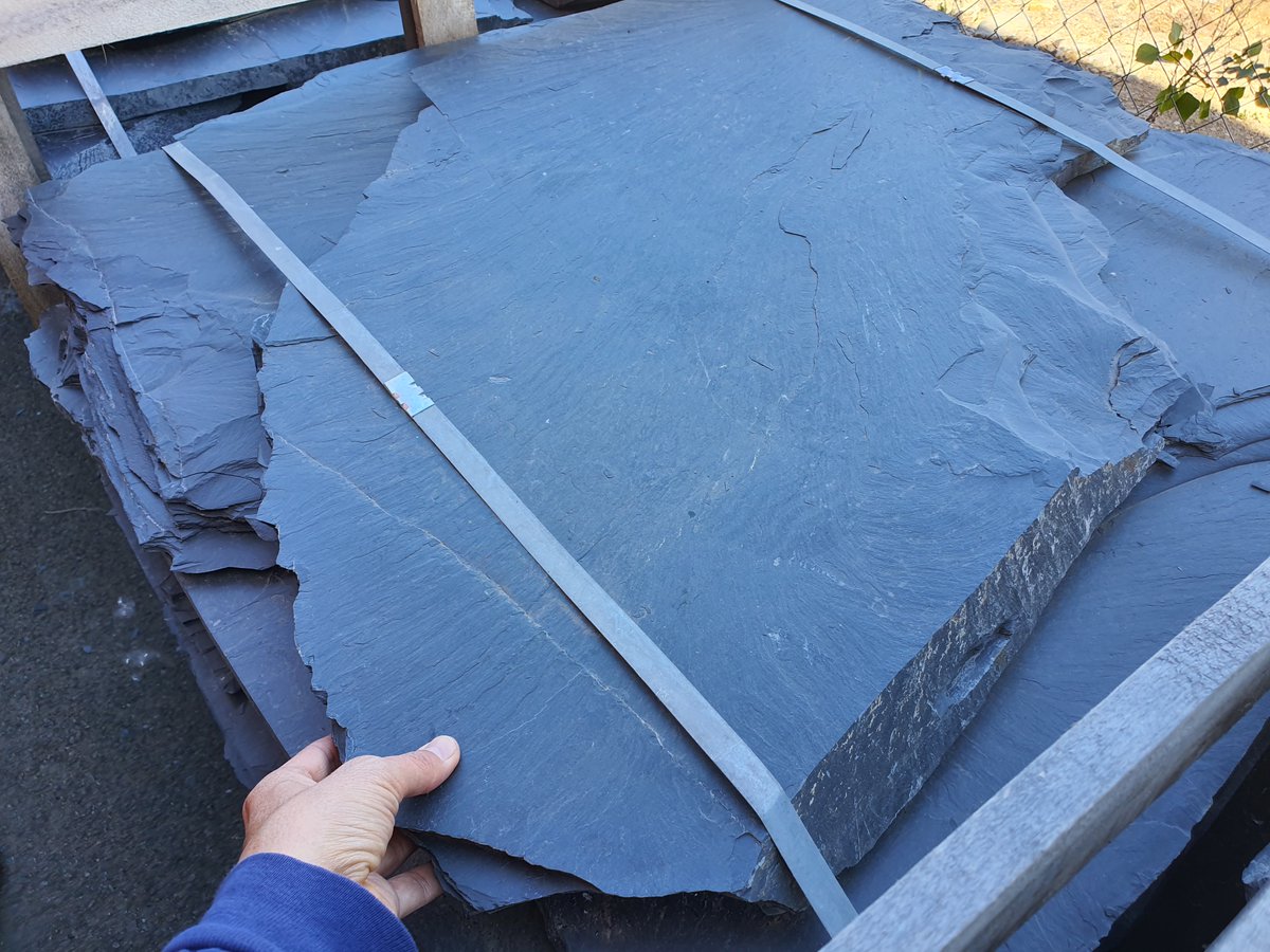 material_alcupi's tweet image. #PIZARRA // 🌿 Piedra irregular de pizarra para suelos. Planchones grandes para terrazas, #caminos en el exterior. Ideal para casas rurales y #rústicas.
Venta online👉 alcupi.com/suelos-y-jardi…
📦 Envío a toda España. 📞 988320844 - 650192240