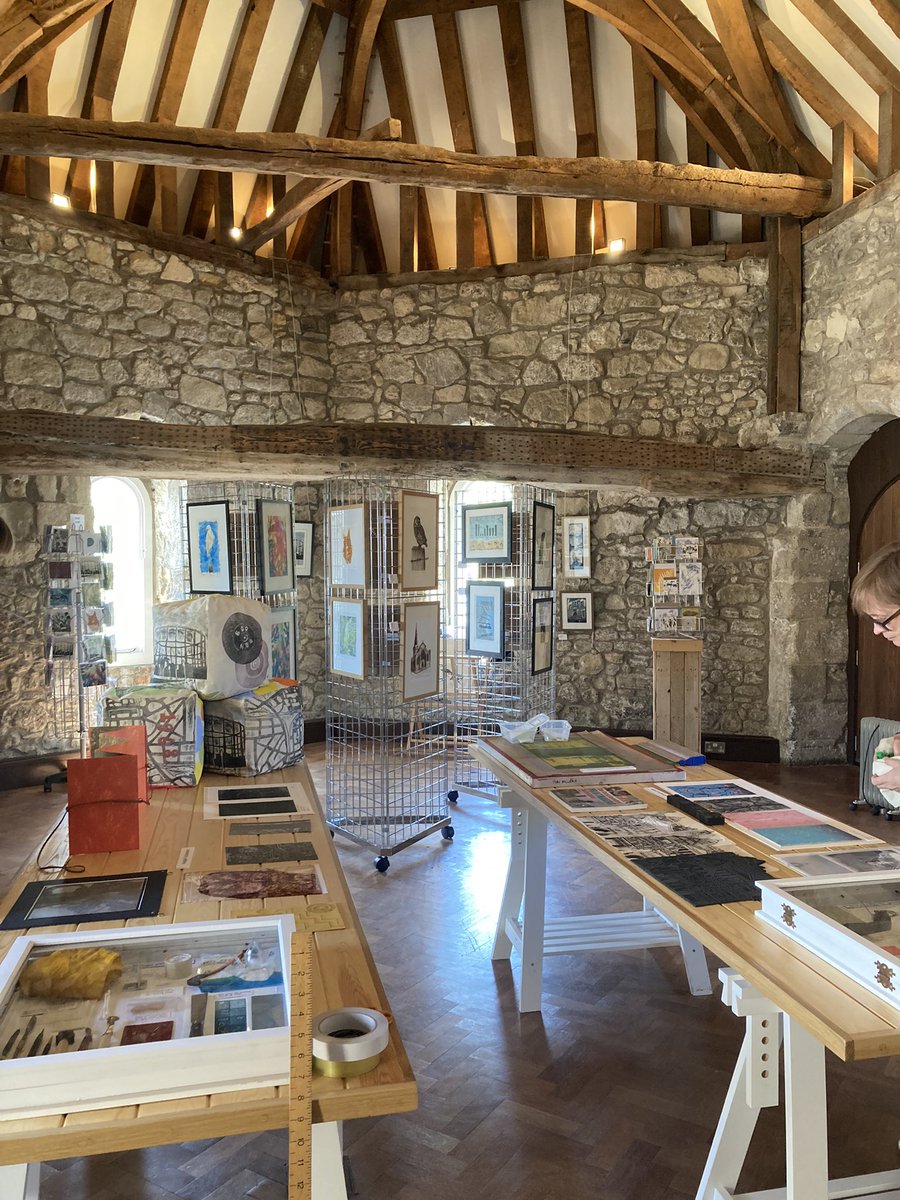 mandyS34's tweet photo. This weekend is the last chance to visit Cutting a Fine Line @ght_soton. Original prints from 20 printmakers from Cowprint Artists Group displayed in the stunning Crawford room. Interested in learning about printmaking? Free entry, demos throughout the weekend. https://t.co/0TRslBvXSH