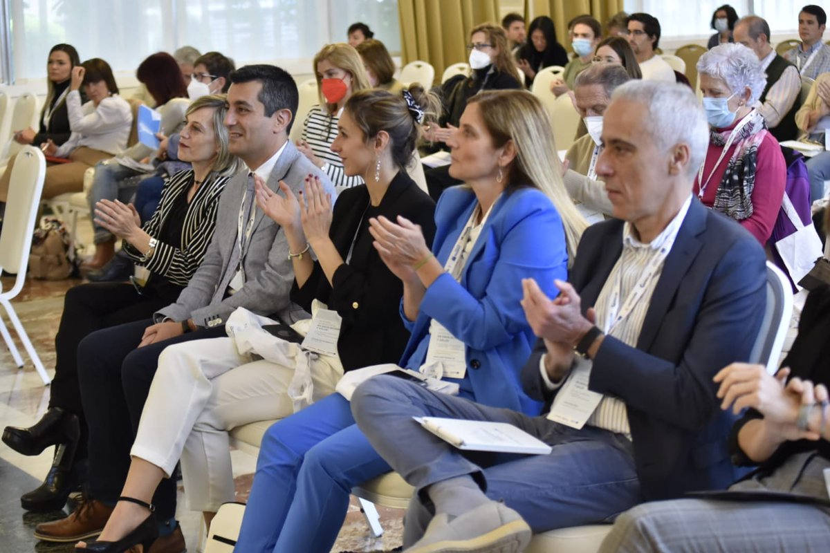 navarrabiomed's tweet photo. "De las moléculas hasta el paciente”: los expertos Román Romero, Salvador Macip y Felipe Salech, procedentes de Irlanda, Reino Unido y Chile respectivamente, comparten su experiencia y conocimiento sobre #EnvejecimientoSaludable. 

#NavarreinEurope @CTPPOctefa #APTITUDE #OPTIMAGE https://t.co/SvsS1Ijr1B