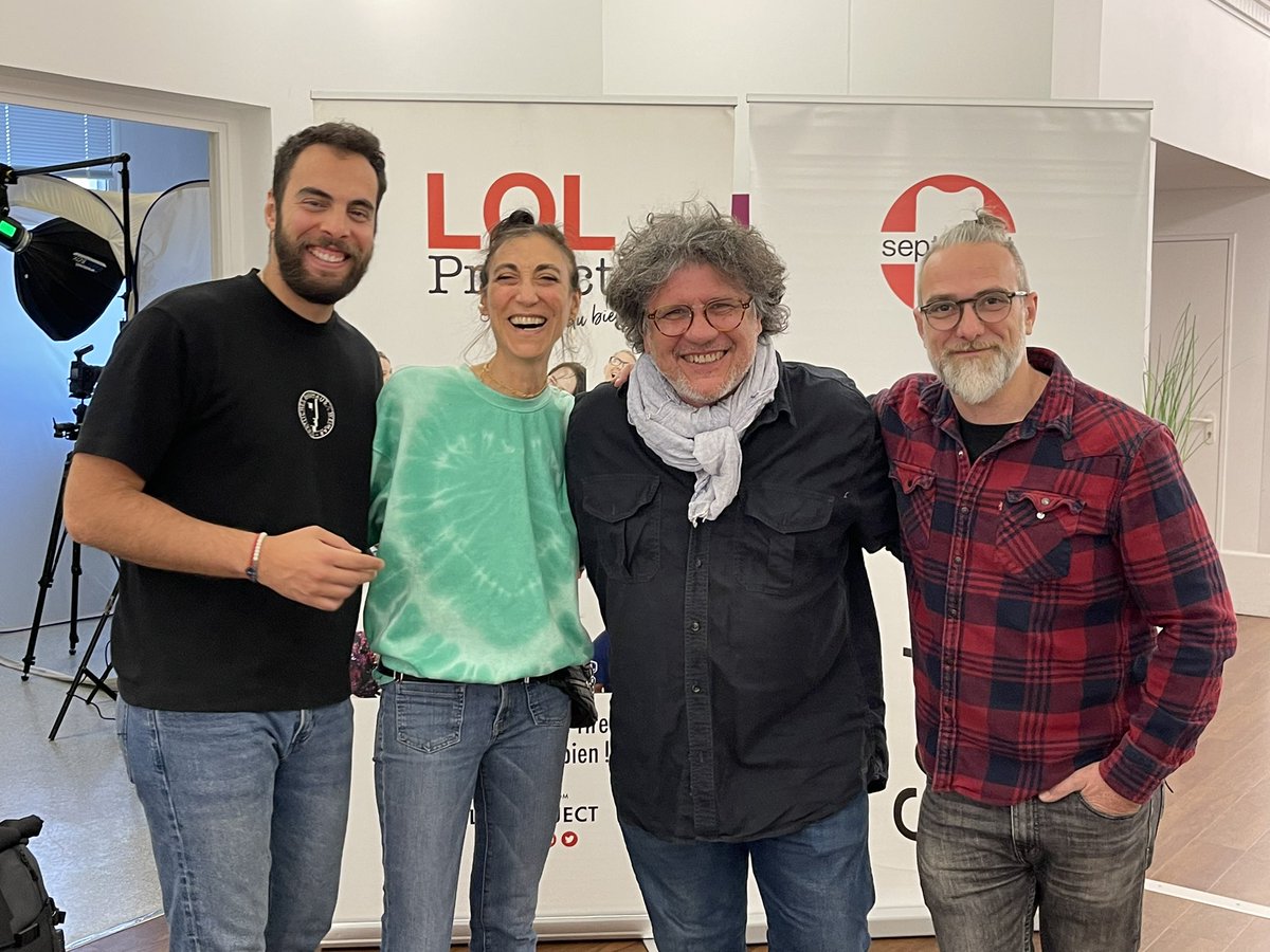HopitalFoch's tweet photo. 📷 Début du LOL Project à l’Hôpital Foch !

Merci à Septodont pour avoir offert ce moment de détente aux patients et au personnel !

@LOLProject 
#lolproject #detente #photo #sourires #patients #soignants #positivesvibes #positiveattitude #fousrires https://t.co/FXzVNRNUL4