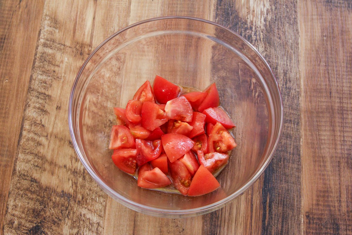 トマトの爽やかな酸味でさっぱり食べられそう!とっても美味しそうなトマトレシピ!