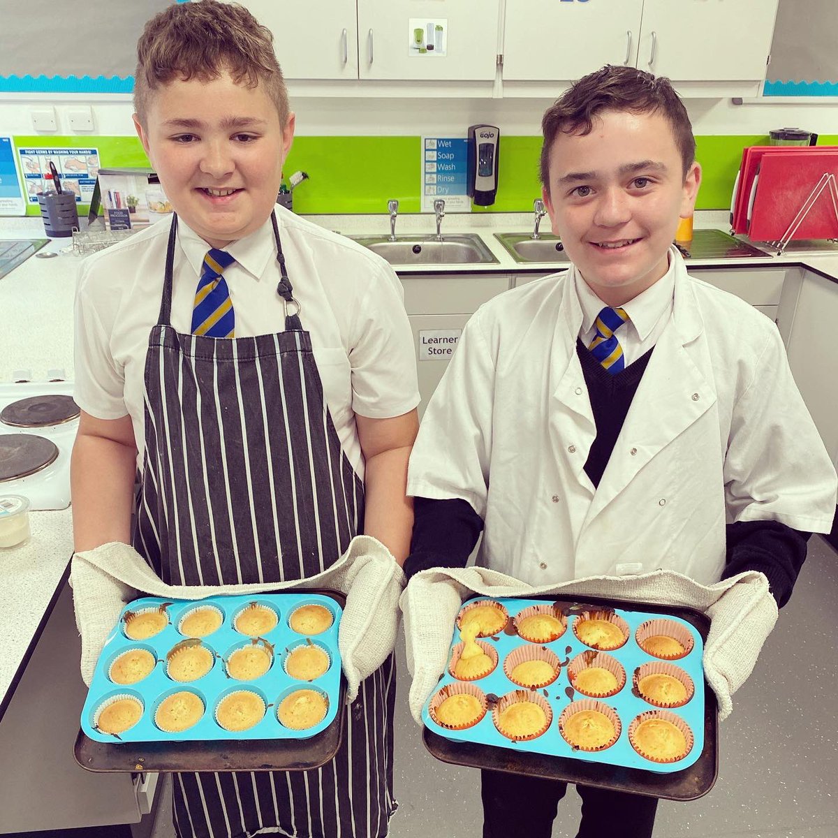 Whitmore_Food's tweet photo. Mr Dyers class 7Y1 have their โsmall cakesโ practical today. Focusing on the creaming method ๐ฉ๐ปโ๐ณ ๐จ๐ผโ๐ณ students are making a wide range of delicious cakes. The room smells delicious.
Da iawn @CaldicotY7 @Caldicot_Sch #foodtechnology #dtfood #edutwitter #edudt #dtedu https://t.co/Oz2cUz6JjO