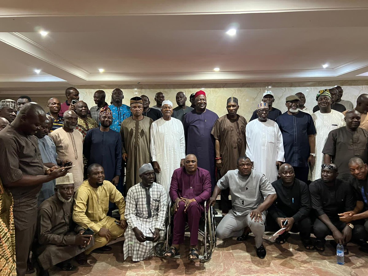 Disney_bea's tweet photo. Yesterday, Senator Anyim Pius Anyim held a meeting with delegates from Kogi state. In attendance were former governors of the state, H.E Alhaji Ibrahim Idris and H.E Captain Idris Wada. https://t.co/OGo2xJWXWD