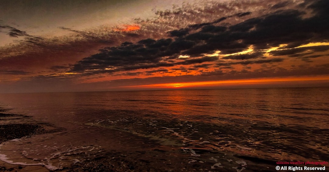 greatyarmouthbc's tweet photo. Today's #GYPostcard is from Simon Luckman with his stunning photo of sunrise at #GreatYarmouthBeach. π
Remember to upload your photos to social media with the hashtag #GYPostcards, so we can share a selection with our followers.π₯³ https://t.co/NuEMlbrnl9