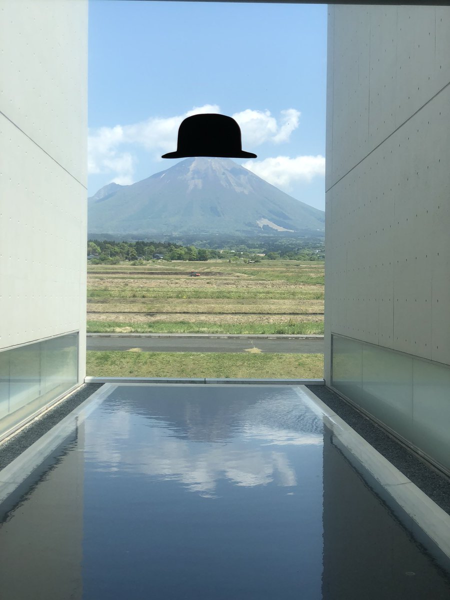 ASP21133112's tweet photo. 植田正治さんの生い立ちを見てきました☺️👍

#植田正治写真美術館　
#白黒の世界　
#大山を一望 https://t.co/2Bx6tQwsFt