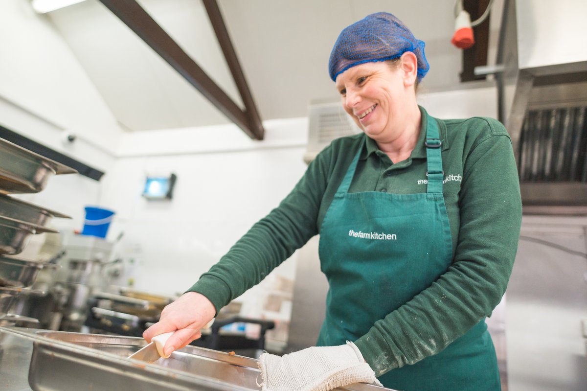 TFK_Lincs's tweet photo. It's Friday - let's hear it for the ladies who chop the cake! #CuttingCake #Homemade https://t.co/pgn4Qie1lT