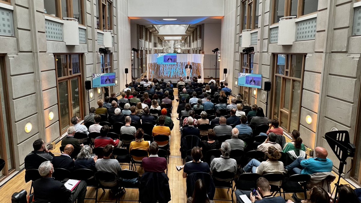phh_Henry's tweet photo. Lancement du colloque #WaCy organisé par @Wallonie_SPW MI pour faire le point sur la politique cyclable. Le programme d’investissement du #WalGov est ambitieux et ira crescendo jusqu’à la fin de la législature. Objectif : un réseau + grand + adapté + sécurisé + performant ! 🚴🌳 https://t.co/7BAmNnChae