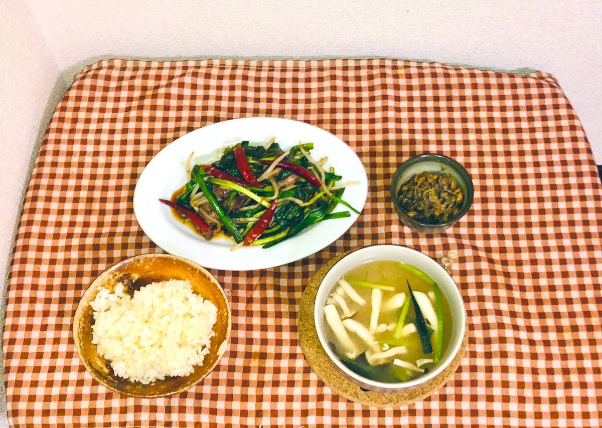 HIROMORITATOKYO's tweet photo. 夕飯
ニラレバ定食
黒酢を効かせて美味
#おうちごはん #Twitter家庭料理部 #料理好きな人とつながりたい #晩ごはん
#禁酒 #ノンアルコール
#レバニラ
#garlicchive #cebolleta #Aildours #韭菜
#poireau #Ail https://t.co/u7Q6WCfuMS