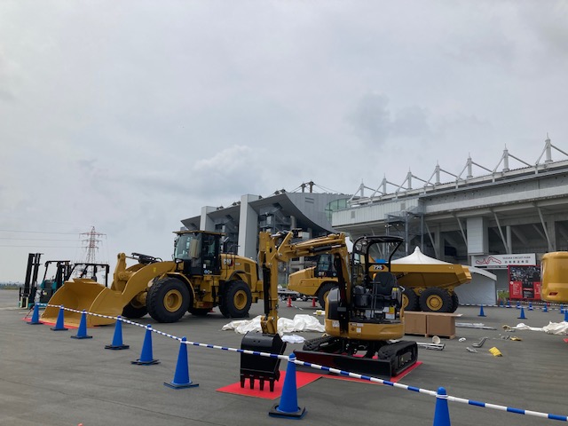 daiichimarine's tweet photo. 昨日まで行われていた鈴鹿サーキットへ
展示艇を引上げに行ってきましたー!
ご来場いただきました
みなさまありがとうございました <(_ _)>
#FR21
#鈴鹿サーキット
#展示 https://t.co/cX1sULxul2