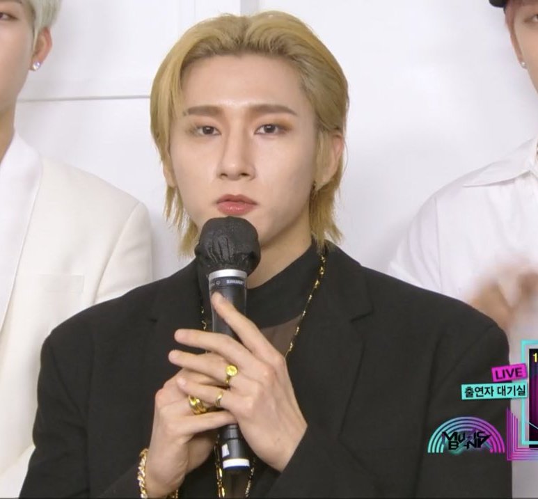 changkyun with THE outfit 🖤 #아이엠 #IM