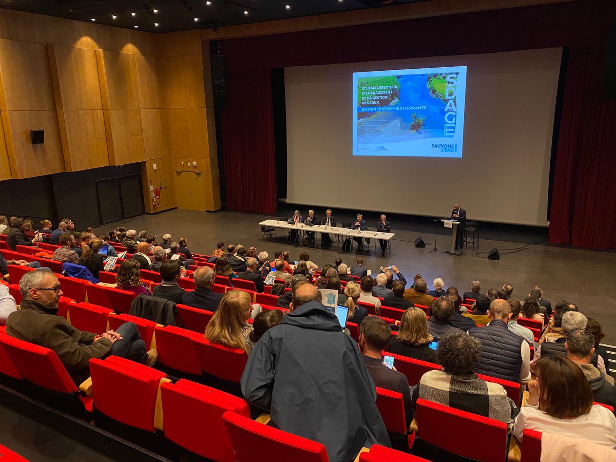 SauvonsLeau's tweet image. Aujourd'hui 06/05 à Poisy (74) - Commission géographique Haut-Rhône💧🌱: 
✅Prise en compte des enjeux de l'eau ds les politiques d’aménagement du territoire
✅Restauration de la morphologie &amp;amp; continuité des cours d’eau 
#SDAGE
▶️Le programme des #comgéo: eaurmc.fr/jcms/vmr_7285/…