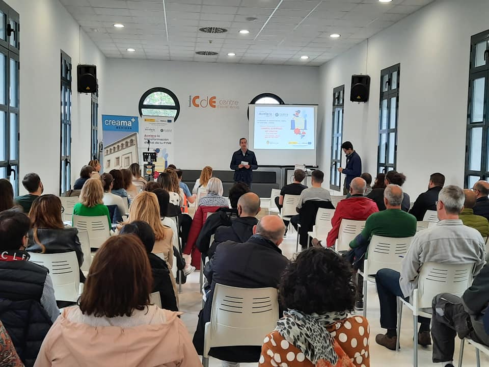 👏👏Èxit total en la jornada informativa dirigida a empresaris i empresàries per informar 🗣 sobre el 🅺🅸🆃 🅳🅸🅶🅸🆃🅰🅻 al Centre d'Excel·lència Benissa‼
<a href="/ajbenissa/">Ajuntament Benissa</a> 
<a href="/FEMPAlicante/">FEMPA</a> 
@GVAddigital