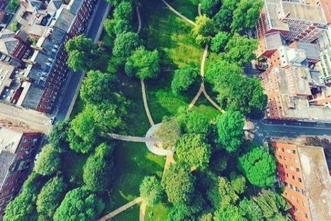BIDPreston's tweet photo. Join us &amp; @Lancschamber in raising a glass, in honour of Her Majesty The Queen’s Platinum Jubilee, at the  @WinckleySquare Hangout on May 18th.

There'll be afternoon tea, a tipple, and special guest speaker, Wedgewood's Dr. John Mohin OBE.

More info: https://t.co/QJCYzXVl9B https://t.co/SzccChqOXc