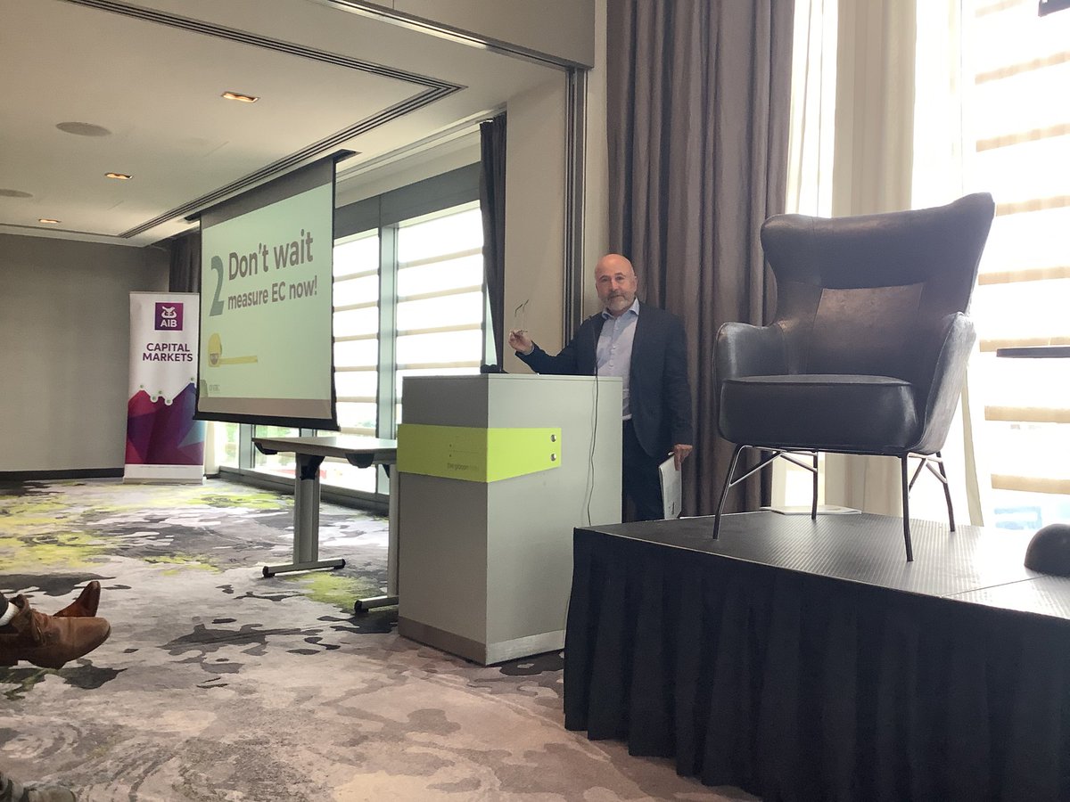 c_jammet's tweet photo. Pat Barry presents @IrishGBC’s key recommendations to decarbonise Ireland’s built environment 🏘 🏗 #BuildGreenNow22 #ClimateAction #BuildingLife - a thread 🧵 https://t.co/avIvLKTC7k