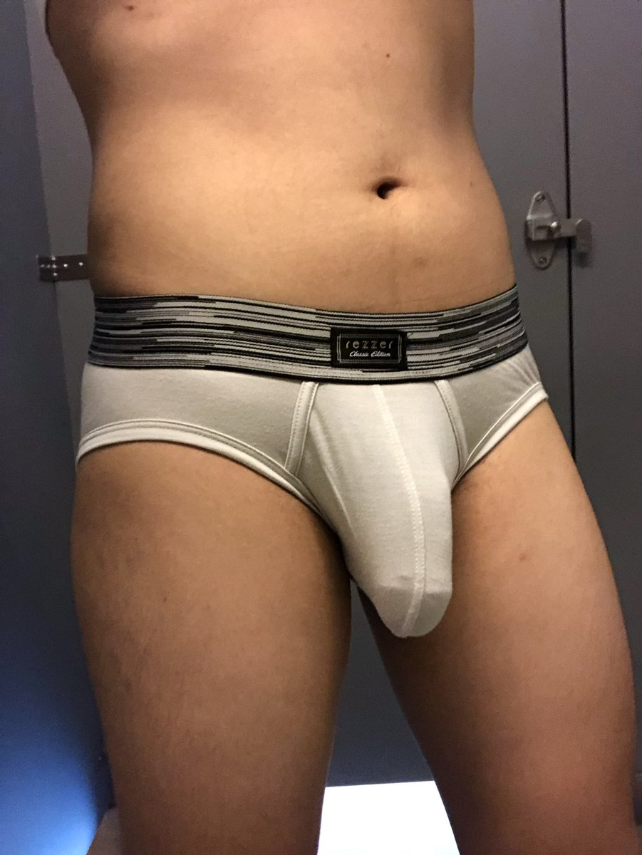 hsinchubutt's tweet photo. TGIF🤓 https://t.co/eV0dewiTMq