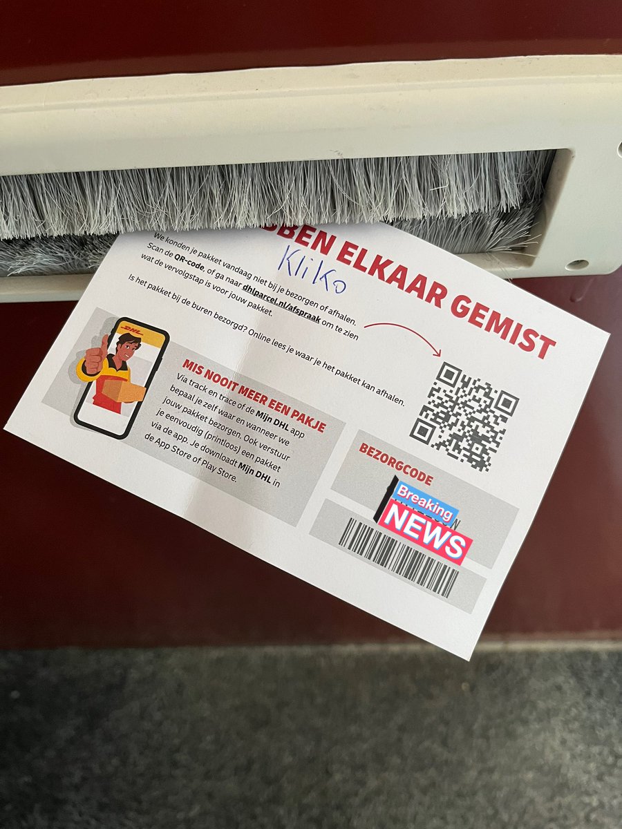 DutchDholi's tweet photo. @DHLNL Ik vind dit kaartje in de bus, terwijl ik gewoon thuis ben….. is dit normaal gedrag van een DHL-bezorger? https://t.co/GOZWpPnkDa