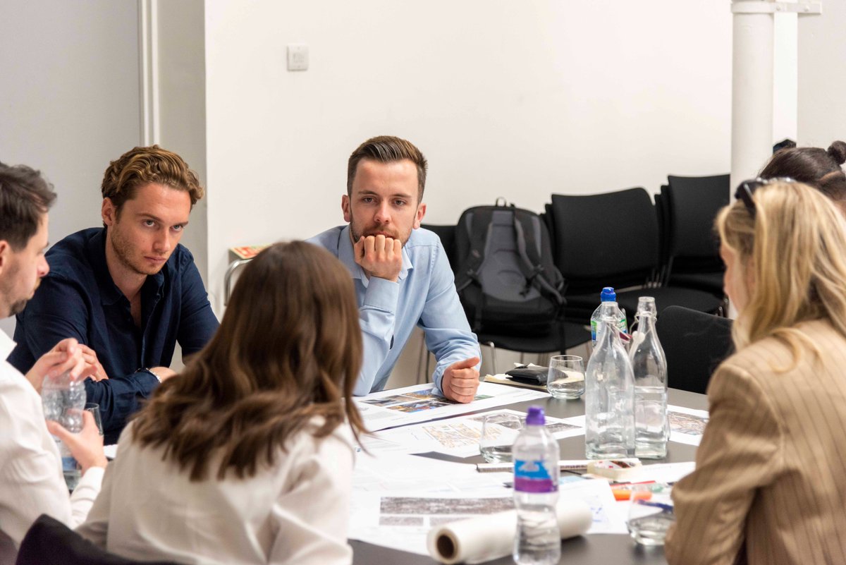The @HomesGrads_Apps recently attend a workshop in Birmingham, delivered by @Glenn_Howells. 

We were fascinated by the work undertaken by them throughout the city centre, and the Master Planning activity was inspiring.🏘️

Thanks for having us! 👏

Image credit: @Glenn_Howells